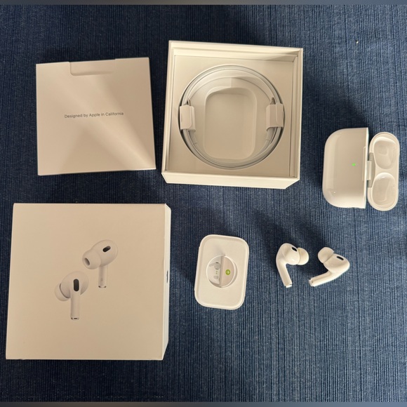 Apple AirPods Pro (2nd Generation) - Picture 1 of 6
